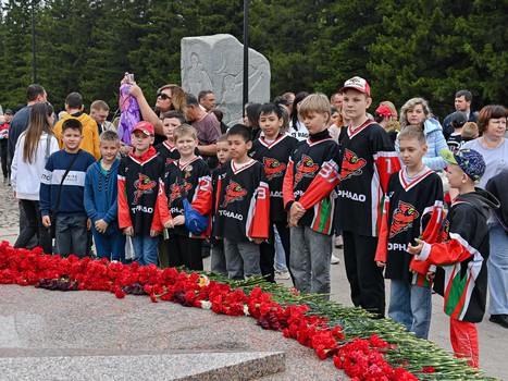 Возложение цветов в Парке Победы