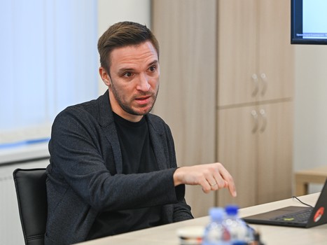 Андрей Аршавин побывал в Академии «Авангарда»