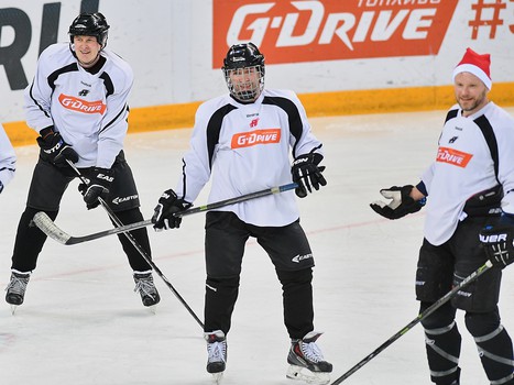 Предновогодний матч "Офисных Ястребов"