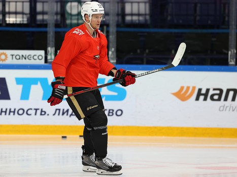 Первая тренировка Никиты Сошникова в «Авангарде»