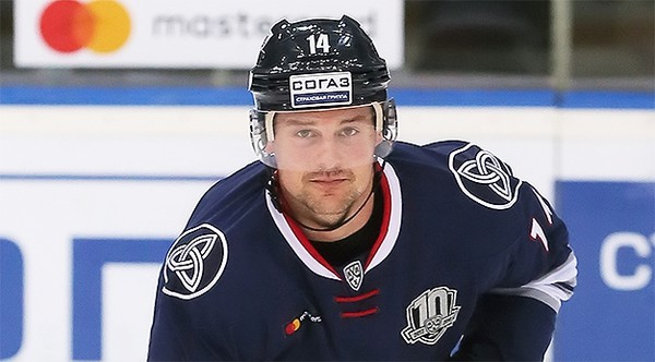 "Авангард" и "Нефтехимик" произвели обмен