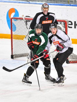 Тренировка "Авангарда" на льду "Арены Омск"