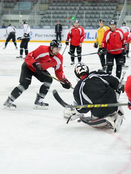 "Авангард" тренируется перед стартом домашней серии