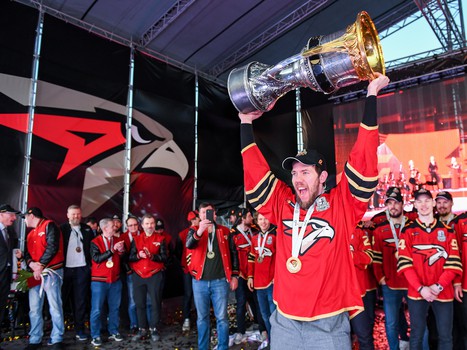 «Авангард» привёз Кубок Гагарина в Омск!