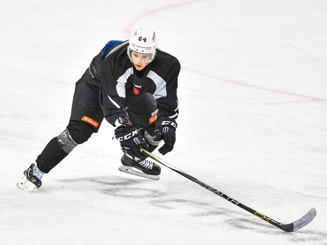 Тренировка "Омских Ястребов" перед стартом нового сезона МХЛ