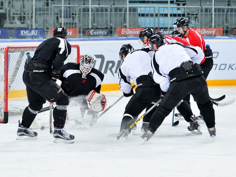 Раскатка "Авангарда" перед домашним матчем против рижского "Динамо"