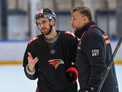 Тренировка «Авангарда» перед отправлением на турнир в Сочи