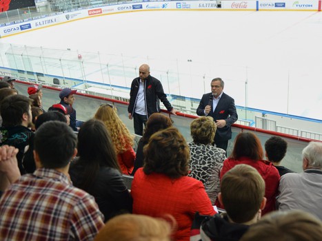 Встреча Владимира Шалаева и Евгения Корноухова с болельщиками