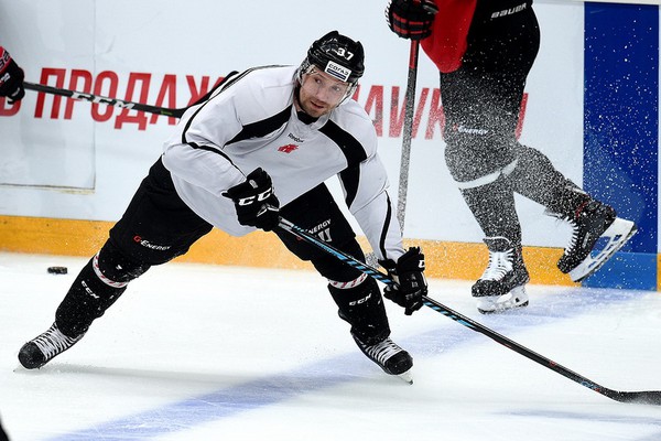 Александр Пережогин набрал 700 очков в различных лигах