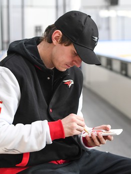 Мастер-класс Егора Мартынова для воспитанников Хоккейной Академии «Авангард» в Омске