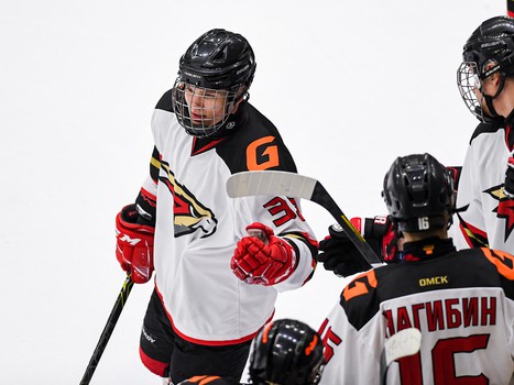 Третий игровой день финала Первенства ЮХЛ в Омске