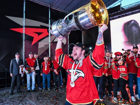 «Авангард» привёз Кубок Гагарина в Омск!