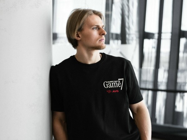 «Авангард» достойно смотрелся бы в НХЛ». Интервью Василия Пономарёва