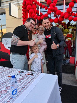 Первая вечеринка Буэнос Летос: Луи Робитайл