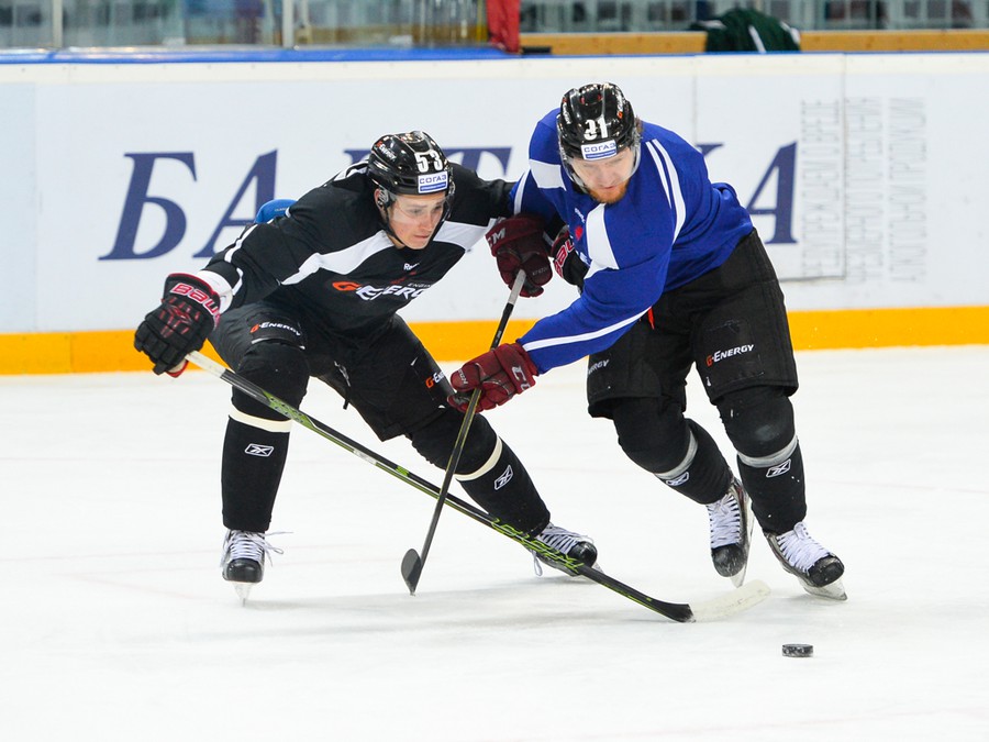 Открытая тренировка "Авангарда" для СМИ перед стартом серии с "Салаватом Юлаевым"