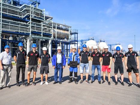 Экскурсия "Авангарда" на Омском нефтеперерабатывающем заводе