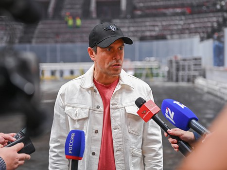 Александр Крылов на G-Drive Арене и в Хоккейной Академии «Авангард»