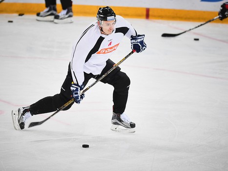 Виталий Меньшиков принял участие в раскатке "Авангарда" перед матчем с "Трактором"