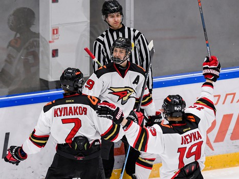 Третий игровой день финала Первенства ЮХЛ в Омске