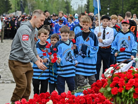 Возложение цветов в Парке Победы