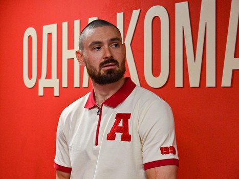 Артём Блажиевский прилетел в Омск