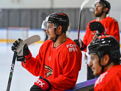 Тренировка «Авангарда» перед отправлением на турнир в Сочи