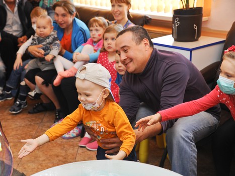 "Авангард" устроил праздник для юных болельщиков из ООДКБ