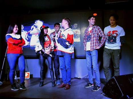 Хоккейная вечеринка в баре Svoи