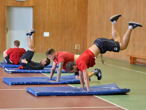 Акробатическая тренировка "Авангарда"