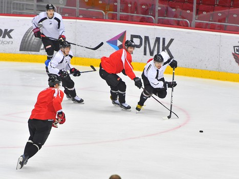 Раскатка "Авангарда" перед матчем с "Трактором" на турнире в Челябинске