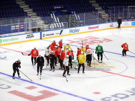 Тренировка «Авангарда» перед матчем в Уфе