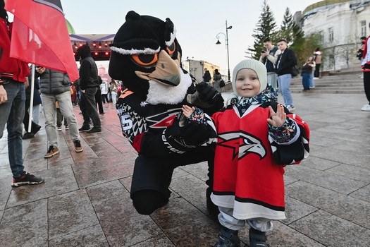 Фан-зона «Авангарда» на Пешеходном Любинском