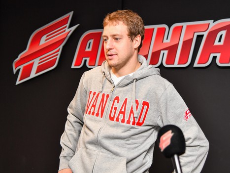 "Авангардное" искусство! С игроков омской хоккейной команды написали картины