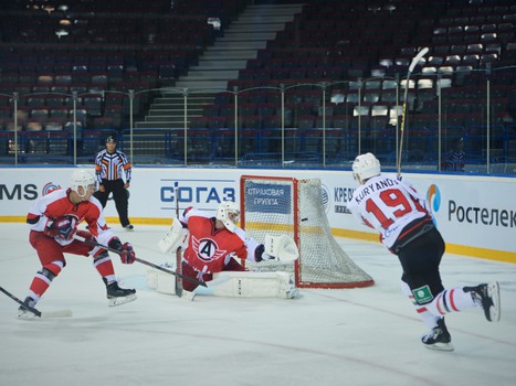 Мемориал Ромазана-2015. "Авангард" - "Автомобилист" 1:3