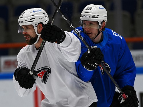 «Авангард» отправился на выезд