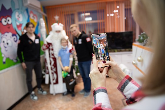 «Авангард» в гостях у болельщиков из гематологического отделения ОДКБ