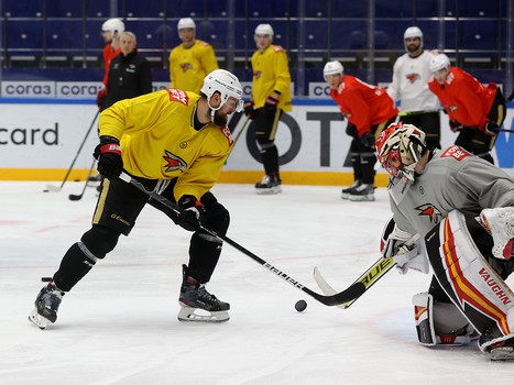 Тренировка «Авангарда» перед матчем в Новосибирске