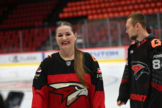 Массовые катания для 75 первых покупателей абонементов на матчи «Авангарда» в сезоне 2025/26 с Михаилом Гуляевым