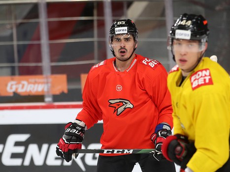 Первая тренировка Наиля Якупова в «Авангарде»