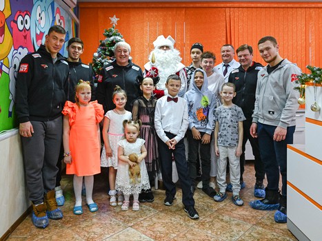 «Авангард» в гостях у детей из ОДКБ