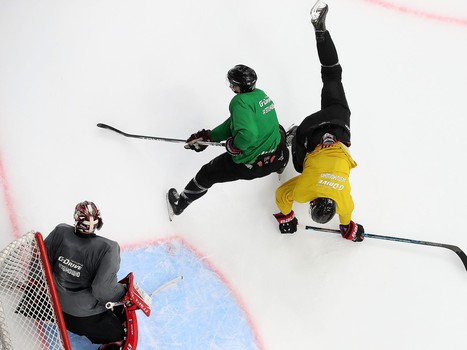 «Авангард» продолжает тренировки