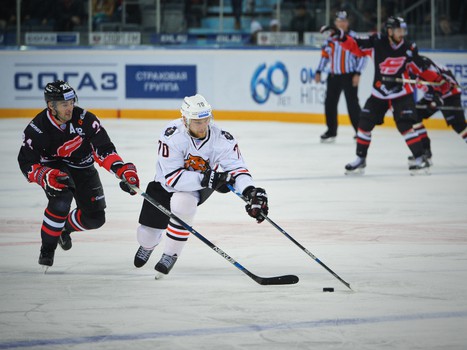 12.10.2015. "Авангард" - "Амур" 2:1Б