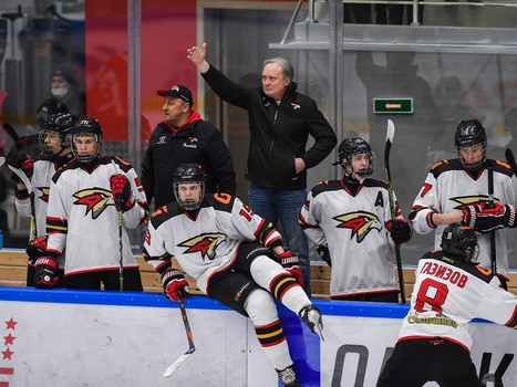 Четвёртый игровой день финала Первенства ЮХЛ в Омске