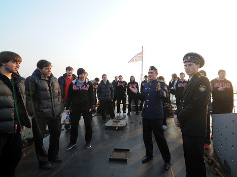 "Авангард" побывал с экскурсией на БПК "Маршал Шапошников"