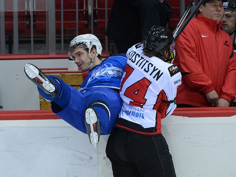 18.08.2013 "Авангард" - "Нефтехимик" 3:5