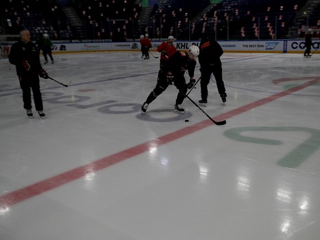 Тренировка «Авангарда» перед пятым матчем серии с «Ак Барсом»