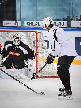 Тренировка "Авангарда" во Владивостоке перед матчем с "Адмиралом"