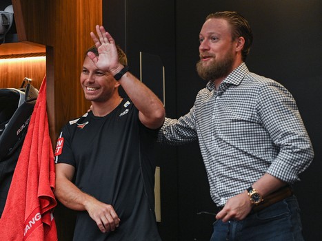 Первая ледовая тренировка «Авангарда»