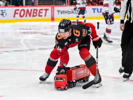 «Авангард» - «Нефтехимик» 4:3 Б. Вокруг матча