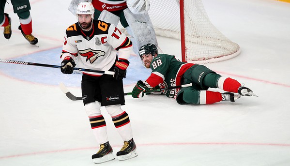 «Физподготовка у наших ребят на очень высоком уровне. Это приносит свои дивиденды». Хартли и Ковальчук после победы в пятом матче финала Востока